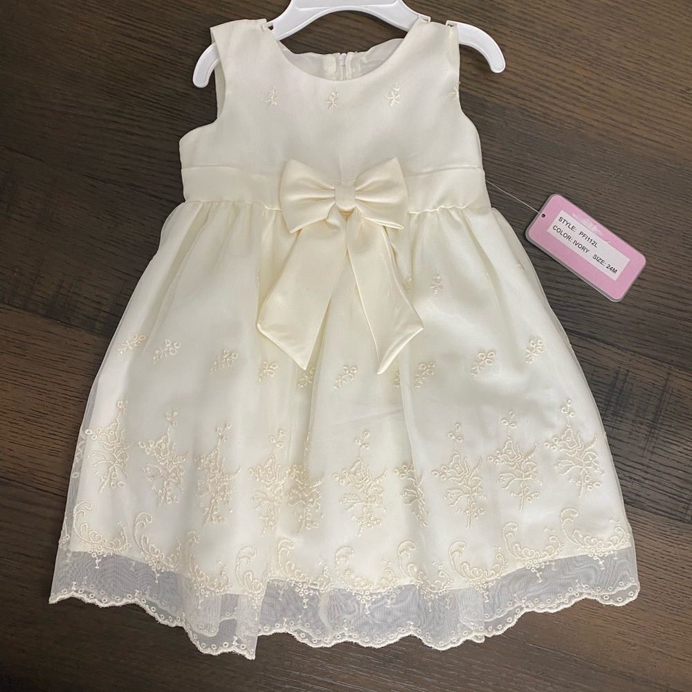 KATIE M INFANT DRESS / Size 24 MTH / Color: IVORY